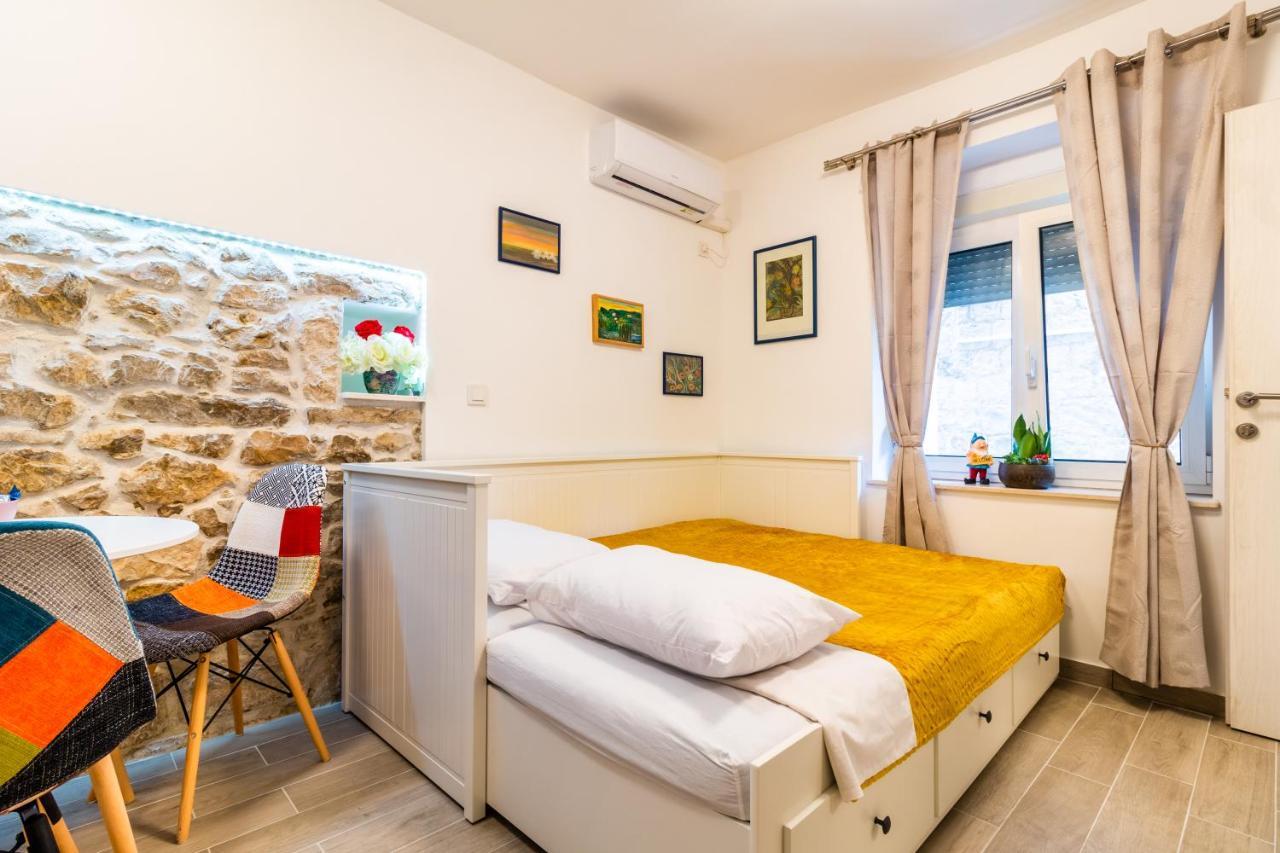 Studio Apartman Mirela Kastel Stafilic Kaštela Zewnętrze zdjęcie
